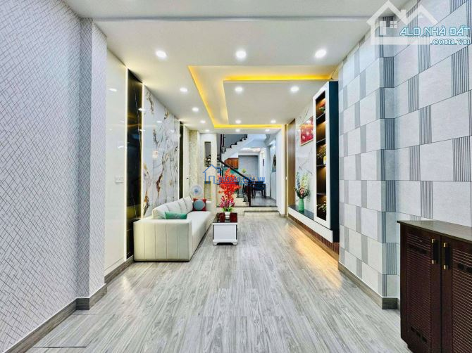 DUY NHẤT 1 CĂN! Nhà đẹp Thích Quảng Đức, Phú Nhuận – 1T2L – 64 m² – GIÁ TỐT 2 TỶ 8 – SHR