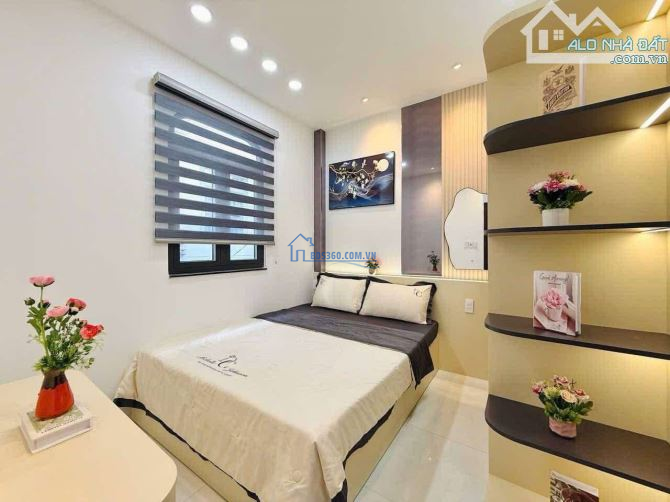 Bán gấp nhà đẹp Nguyễn Biểu, Quận 5, 50m2, hđ thuê 25tr/tháng, giá 2 tỉ 350