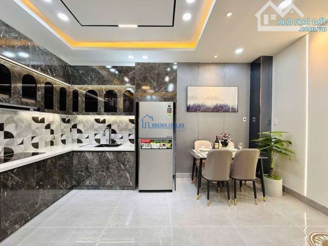 Bán gấp nhà đẹp Nguyễn Biểu, Quận 5, 50m2, hđ thuê 25tr/tháng, giá 2 tỉ 350