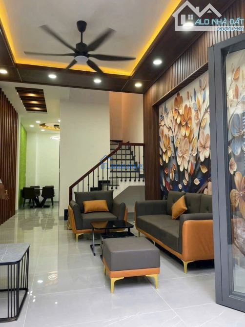CHẠM LÀ CHỐT– CƠ HỘI VÀNG / Nhà Minh Phụng, Q11 – giá 3.48 TỶ /54m² –1T2L/SHR/ hẻm oto