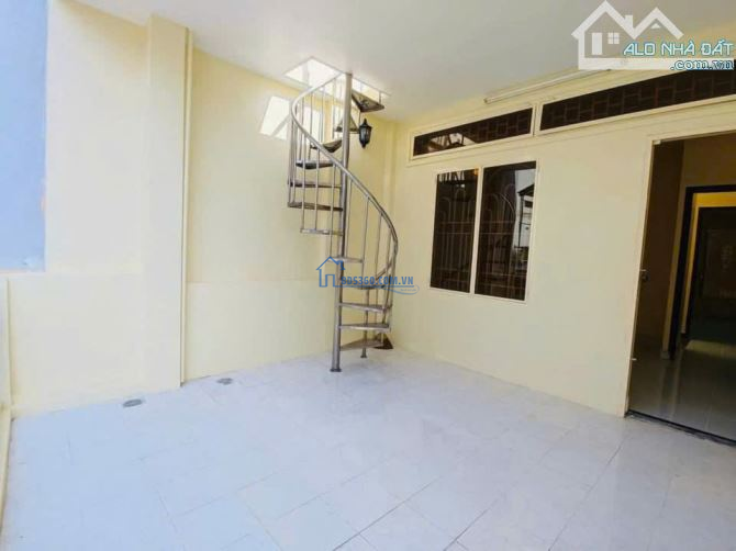 Không Cọc Nhanh Là MẤT – Nhà đẹp, đang trống tại Lương Văn Can, Q8 – 3,01TỶ/ 75m²/ 1T2L