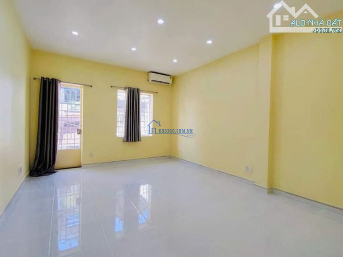 Không Cọc Nhanh Là MẤT – Nhà đẹp, đang trống tại Lương Văn Can, Q8 – 3,01TỶ/ 75m²/ 1T2L