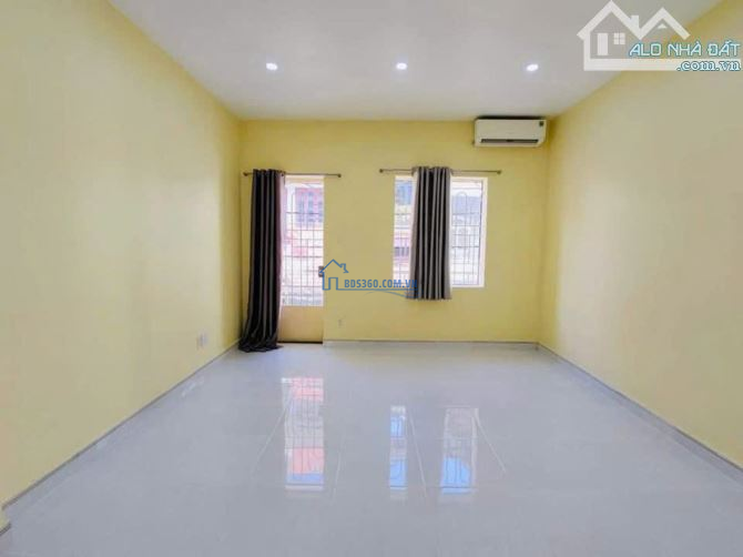 Không Cọc Nhanh Là MẤT – Nhà đẹp, đang trống tại Lương Văn Can, Q8 – 3,01TỶ/ 75m²/ 1T2L