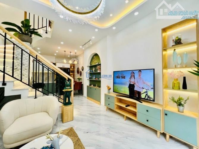 Nhà đẹp có 1 0 2 tại Nguyễn Trãi, Q.5–Gặp Là Chốt, chỉ 3TỶ280, 70,3m², 1T1L có st, HXH,SHR