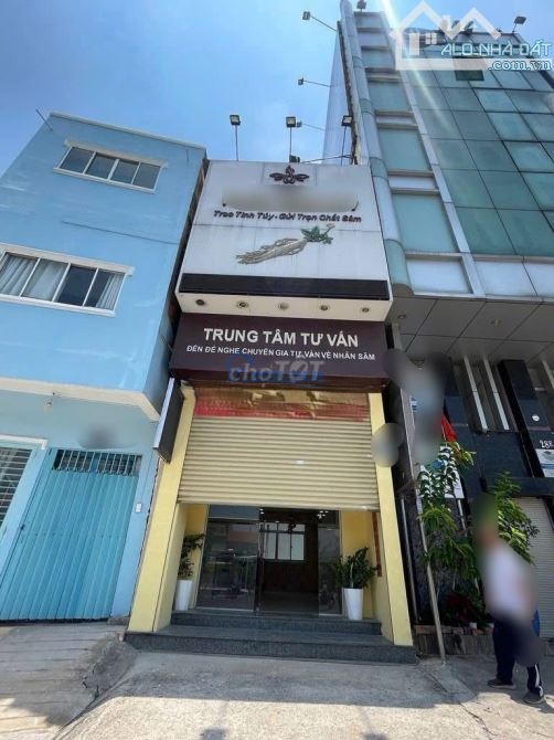 Cho thuê nhà 3 lầu suốt MT Nguyễn Hữu Cảnh 4,5x14m giá 24 triệu