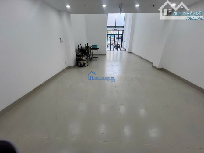 🔥🔥 Cho thuê Mặt Bằng DT 80m, mới 100% số 71 Bạch Đằng, Phường 15, Quận Bình Thạnh