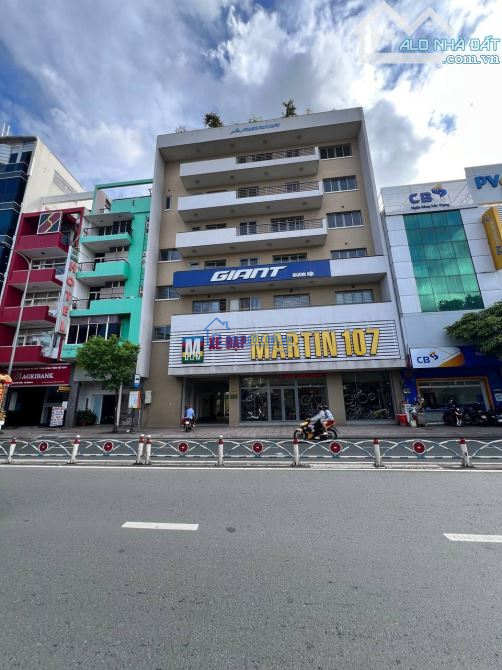 Cho thuê tòa nhà 149-151-153 Khánh Hội, Q.4 - DT 18x15m, trệt 3 lầu TM
