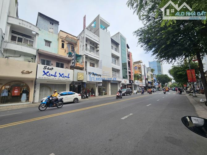 Cho thuê nhà 232 Võ Văn Tần, Quận 3 - DT 3.3x16m, trệt 2 lầu