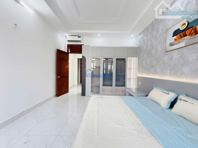 Nhượng lại căn nhà sẵn HĐ thuê 13 tr / tháng ngay Bà Hom, Q6. Giá: 3 Tỷ 120 / 58.5m2. SHR