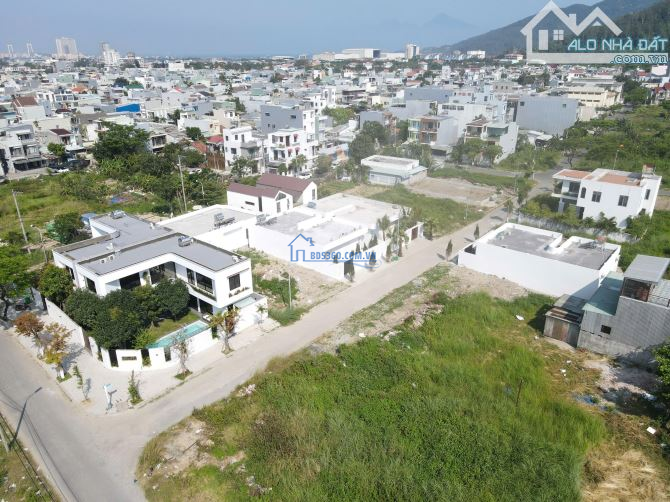 CHỦ CẦN BÁN LÔ GÓC HAI MẶT TIỀN LÊ ĐỨC THỌ - SÁT BIỂN - GIÁ CỰC TỐT