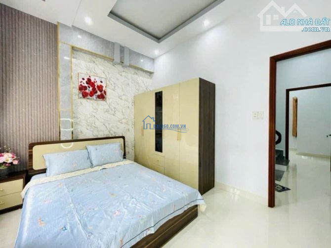 Cô Sáu cần bán gấp nhà hẻm 1/ đường Tôn Đản Q4 giá 3 tỷ 2 / 65m2, Săn HĐ thuê 16tr