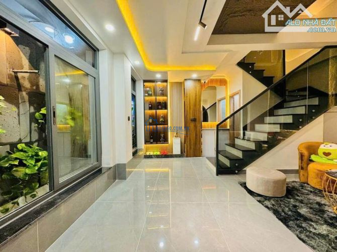 Tài chính 3 tỷ 200 triệu Mua ngay nhà Lý Chính Thắng, Quận 3, 50 m2, có HĐ thuê, SHR
