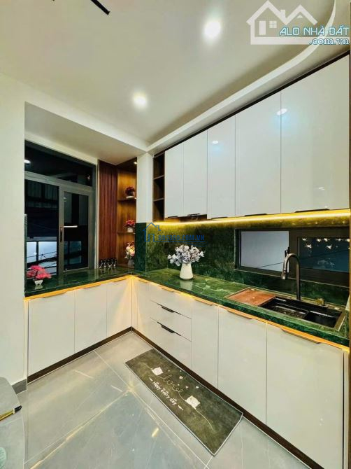 Tài chính 3 tỷ 200 triệu Mua ngay nhà Lý Chính Thắng, Quận 3, 50 m2, có HĐ thuê, SHR