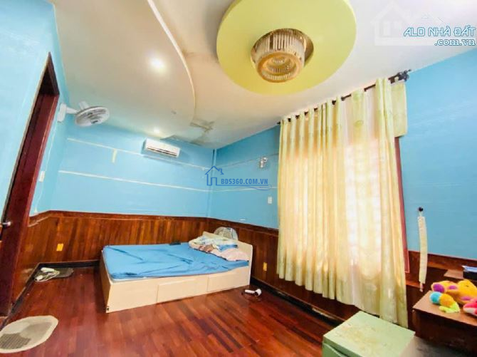 SIÊU PHẨM TOA NHÀ 4 TẦNG- LÔ GÓC - DIỆN TÍCH KHỦNG- MẶT TIỀN RỘNG- DÒNG TIỀN 50TR/THG