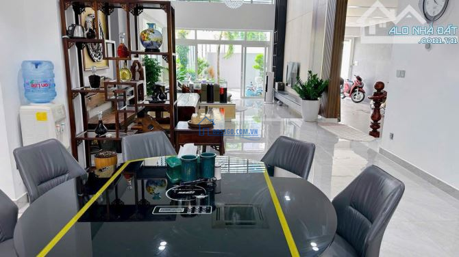 Giảm còn 79 tỷ bán nhanh căn nhà 2 MT Lê Quang Định Q.Bình Thạnh 12x35m XD Hầm 8 tầng
