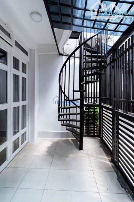 Mua ngay kẻo lỡ nhà đường Đoàn Văn Bơ Quận 4, 68m2 giá 4 tỷ 2 , SHR