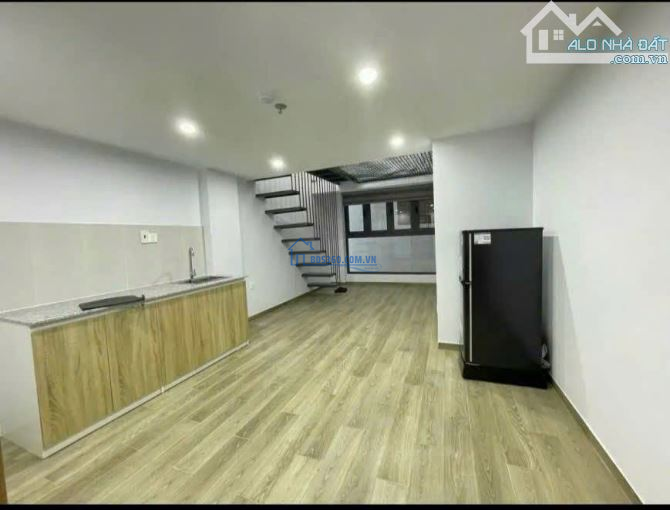 SỤP HẦM MUA VÀO CÓ DÒNG THU 80 TRIỆU/THÁNG TÒA CĂN HỘ 24 PHÒNG ĐỐI DIỆN ĐH KINH TẾ 14 TỶ
