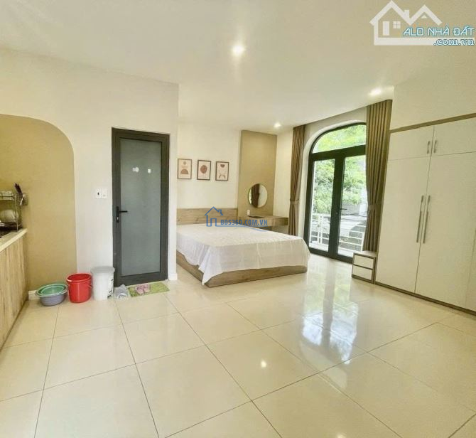 HIẾM - BÁN NHÀ 5 TẦNG TRẦN NHÂN TÔNG, GÓC 2 MT. DT 110m2 CHỈ 18 TỶ XÍU. DÒNG TIỀN 80tr/TH.
