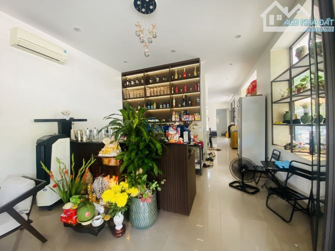 HIẾM - BÁN NHÀ 5 TẦNG TRẦN NHÂN TÔNG, GÓC 2 MT. DT 110m2 CHỈ 18 TỶ XÍU. DÒNG TIỀN 80tr/TH.