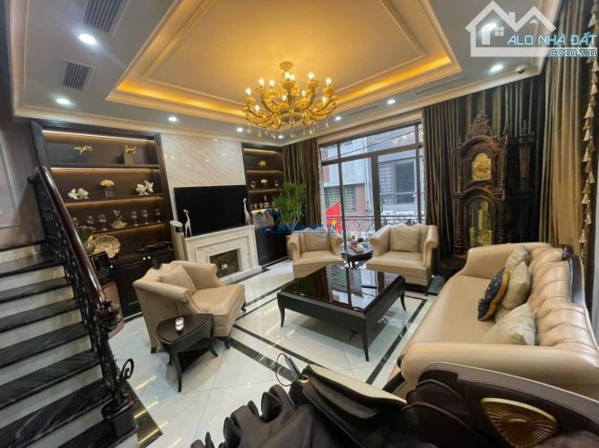 HIẾM ! BÁN NHÀ TÂY HỒ - LÔ GÓC - GARA Ô TÔ - KINH DOANH - 70M x 3 Tầng 17 Tỷ Hơn