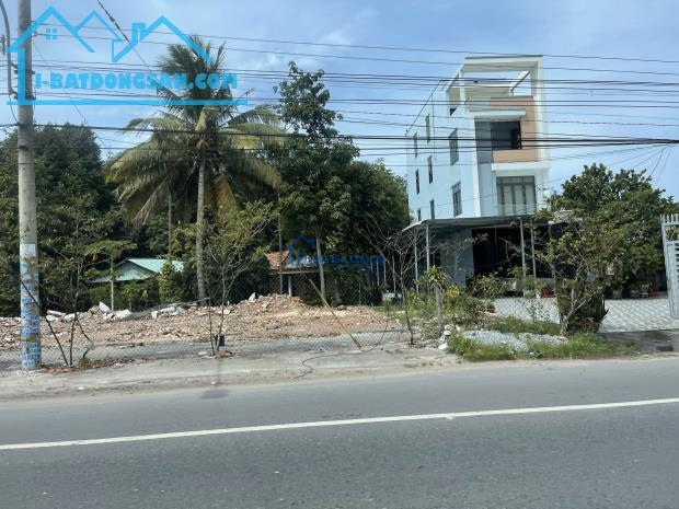 CẦN TIỀN XÂY NHÀ TÔI BÁN BỚT (1.040M2) ĐẤT THỔ CƯ SHR NGAY TT THỊ XÃ BÌNH LONG GIÁ 290 TR