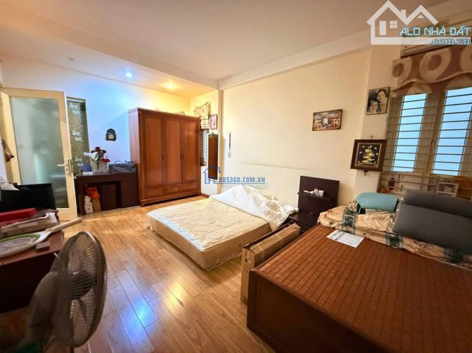 Giá Ngon! Chỉ 17 Tỷ, Bán Nhà Gần Xuân La,Tây Hồ - Lô Góc - 2 Mặt Tiền - Ô Tô Tránh - 72M2