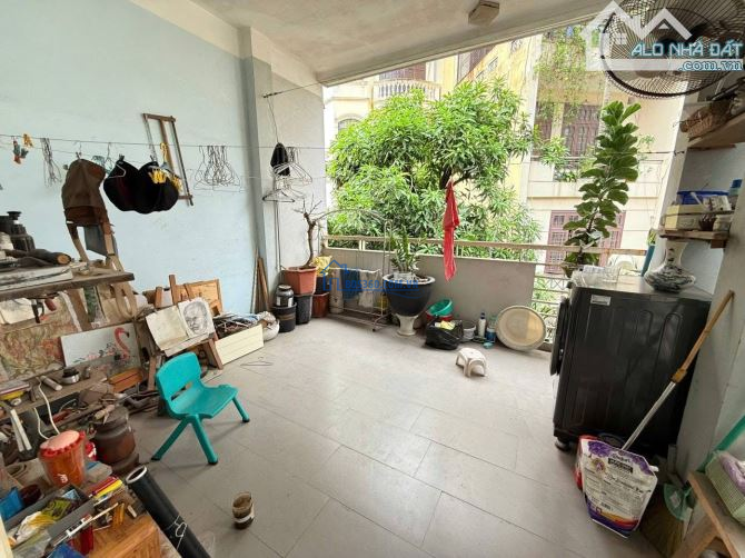 Giá Ngon! Chỉ 17 Tỷ, Bán Nhà Gần Xuân La,Tây Hồ - Lô Góc - 2 Mặt Tiền - Ô Tô Tránh - 72M2