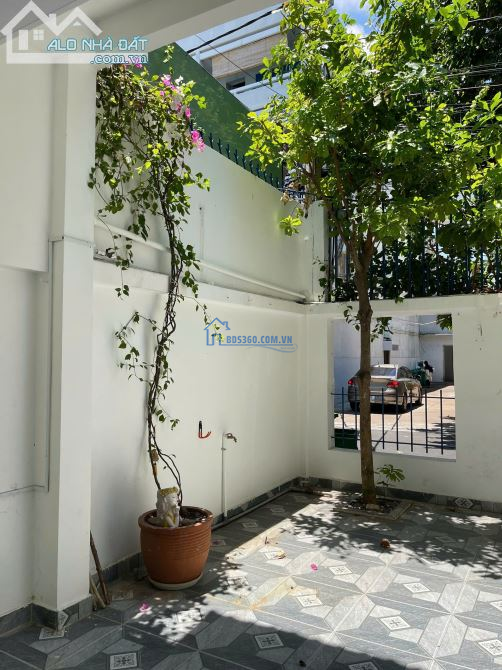 Cần cho thuê nhà 1 trệt 2 lầu đường Trần Nguyên Hãn, Phường 1, TP Vũng Tàu