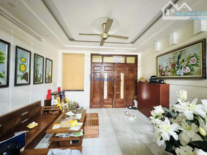 Bán Siêu Phẩm! Giáp Ngoại Giao Đoàn, Xuân La, Tây Hồ - 50m - 5 Tầng - Lô Góc- Gần Phố -9tỷ