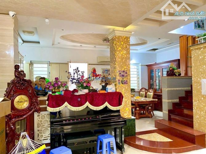 Bán nhà 3 tầng, 8m x 15m, hẻm 10m, khu quân đội, gần Emart Phan Văn Trị, phường 7, Gò Vấp
