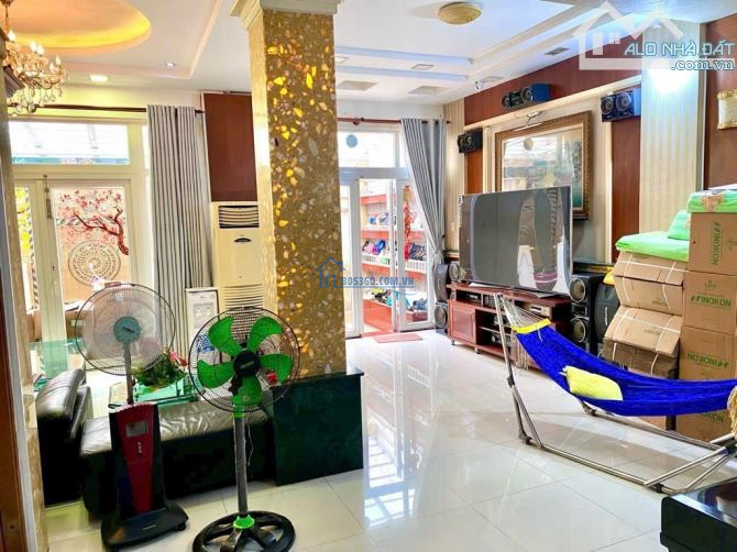 Bán nhà 3 tầng, 8m x 15m, hẻm 10m, khu quân đội, gần Emart Phan Văn Trị, phường 7, Gò Vấp