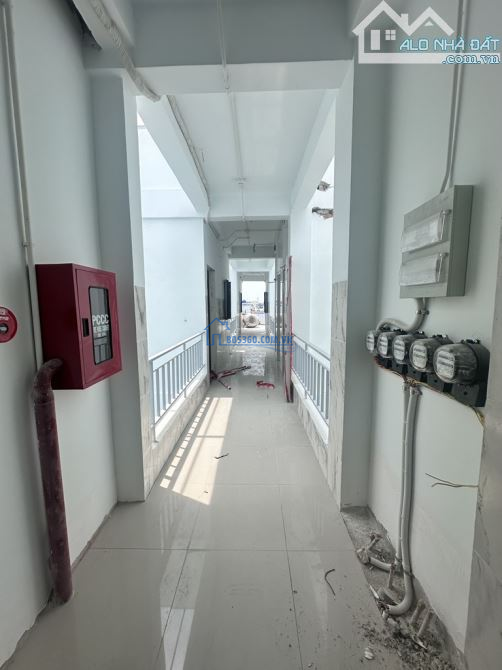Bán CHDV 6 tầng, 10m x 30m, hẻm xe hơi, dòng tiền khoán 190tr/tháng, phường 8, Gò Vấp