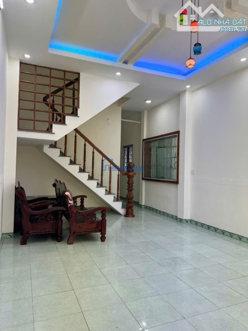 Cho thuê nhà nguyên căn 2 tầng có đầy đủ nội thất mới keng ngay hà bổng, trung tâm du lịc