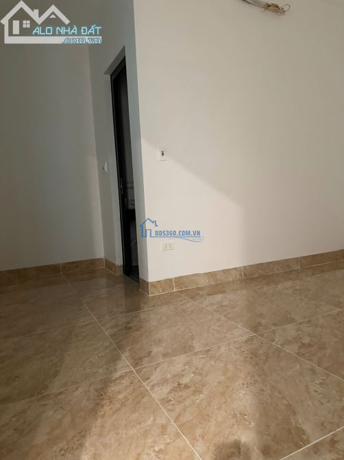 CHÍNH CHỦ- CHO THUÊ NHÀ 5 TẦNG , CÓ THANG MÁY MẶT TIỀN ĐƯỜNG TÔN ĐỨC THẮNG