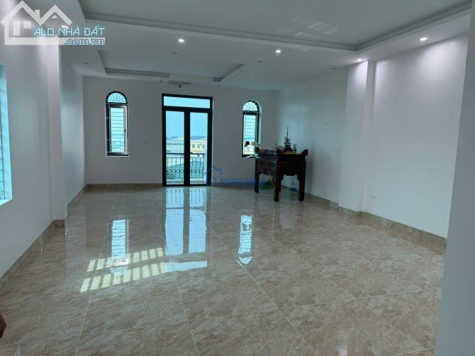 CHÍNH CHỦ- CHO THUÊ NHÀ 5 TẦNG , CÓ THANG MÁY MẶT TIỀN ĐƯỜNG TÔN ĐỨC THẮNG