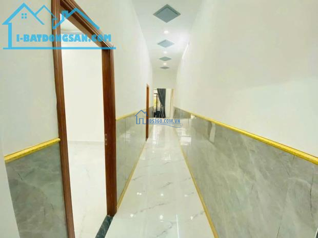 Nhà 3 Tầng Gần Công Viên Phú Hữu, Hẻm Xe Hơi, Chỉ 4,2 Tỷ