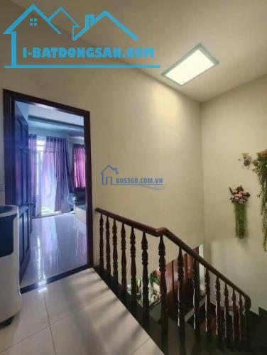 Nhà Mới 3 Tầng, Hẻm Xe Hơi, Gần Công Viên Phú Hữu, Giá Cực Tốt 4 Tỷ