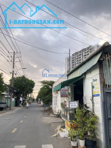 Nhà Mới 3 Tầng, Hẻm Xe Hơi, Gần Công Viên Phú Hữu, Giá Cực Tốt 4 Tỷ
