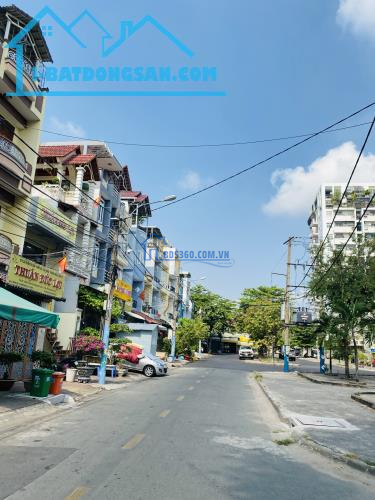 Bán Nhà 4 Tầng, Đối Diện Công Viên Phước Bình, Vừa Ở Vừa Kinh Doanh, Chỉ 8.8 Tỷ