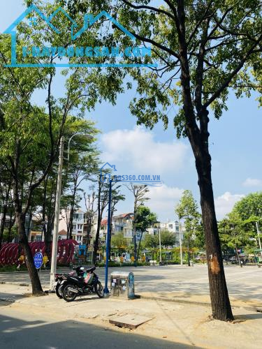 Bán Nhà 4 Tầng, Đối Diện Công Viên Phước Bình, Vừa Ở Vừa Kinh Doanh, Chỉ 8.8 Tỷ