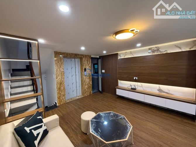 GIA ĐÌNH TÔI CẦN BÁN NHÀ VĨNH PHÚC, 45M2 7T THANG MÁY LÔ GÓC 2 THOÁNG, Ở & KD, GIÁ 11.7 TỶ