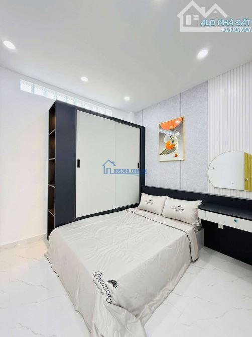 Bán gấp nhà đẹp Đường số 18, Thủ Đức, 61m2, đang cho thuê 11tr/tháng, giá 1 tỷ 750