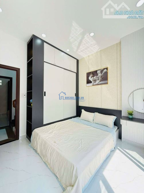 Bán gấp nhà đẹp Đường số 18, Thủ Đức, 61m2, đang cho thuê 11tr/tháng, giá 1 tỷ 750
