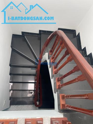 Bán nhà Bùi Xương Trạch, Thanh Xuân – 36m², 5 tầng, giá 6.x tỷ Nhà đẹp, thiết kế lệch tần