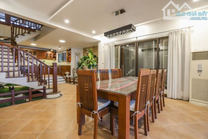Cho thuê nhà 5 tầng mặt phố Tô Ngọc Vân, Quảng An, Tây Hồ, Hà Nội