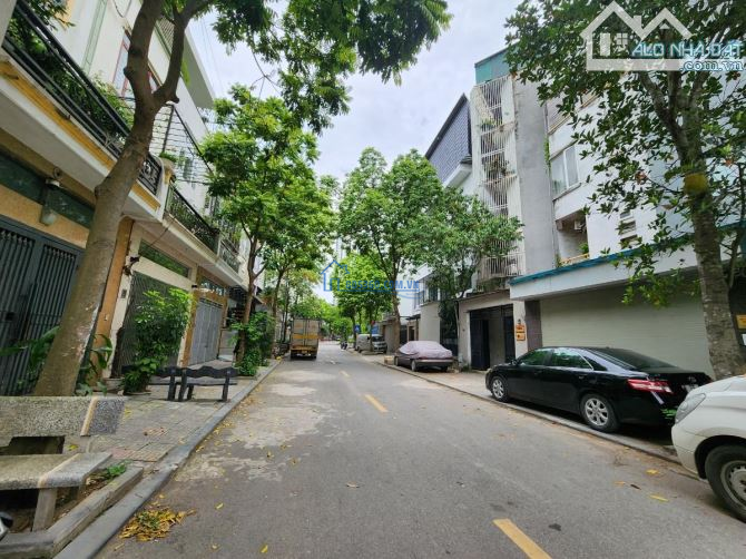 BÁN NHÀ PHÂN LÔ LK - ÔTÔ TRÁNH - 85M, MT 8M, 6T THANG MÁY - XUÂN LA - TÂY HỒ. 34 TỶ HƠN