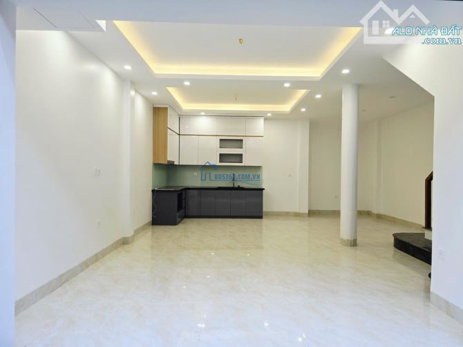 Nhà đẹp! Hơn13 tỷ- Bán Nhà Hoàng Văn Thái - Thanh Xuân - 65m2- 5 tầng -Gara- Phân Lô.