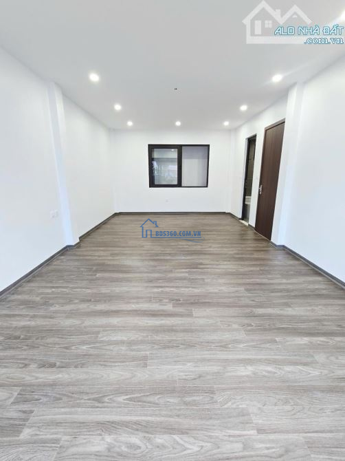 Nhà đẹp! Hơn13 tỷ- Bán Nhà Hoàng Văn Thái - Thanh Xuân - 65m2- 5 tầng -Gara- Phân Lô.