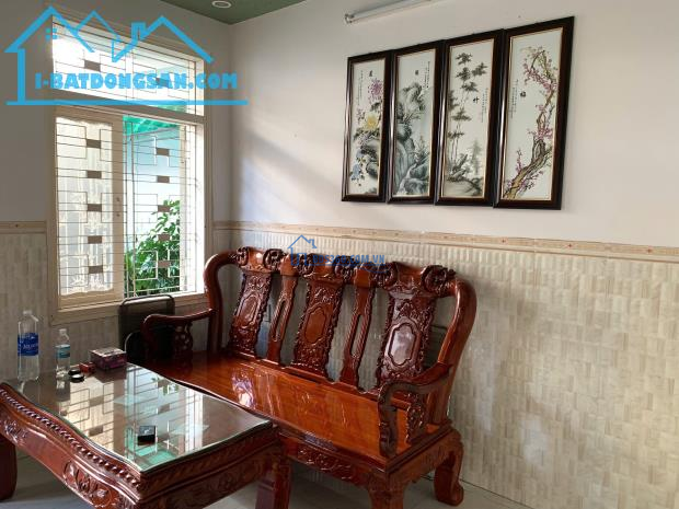 Hạ Giá 5 tỷ bán nhanh
Bán Nhà Mặt Tiền Âu Cơ-Phước Tân
DT: 201m2 Giá Bán: 20Tỷ có