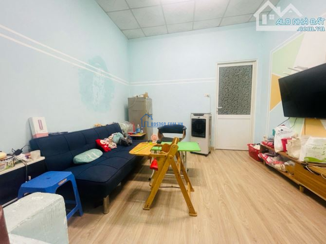 MẶT TIỀN VIP HỒ ĐẮC DI- NGAY CHỢ CẨM LỆ- VỪA Ở VỪA KINH DOANH ĐỈNH- GIÁ NHỈNH 8 TỶ.